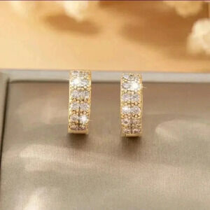Exquisite Cubic Zirconia Hoop Huggie Earrings 14K Gold Plated Glitter. NWT